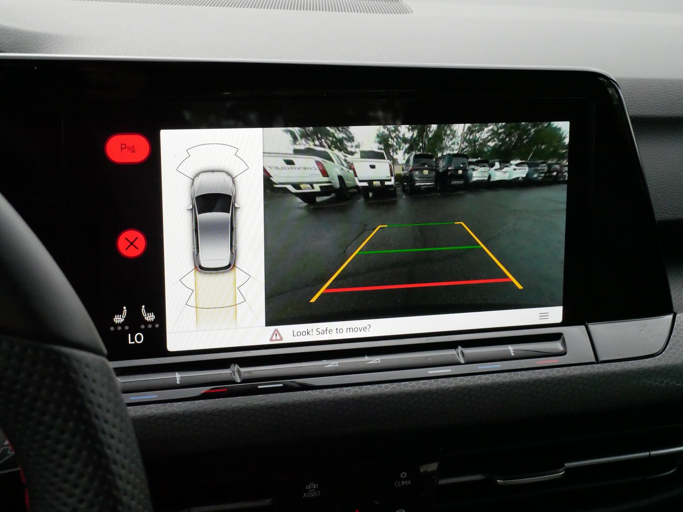 Certified 2022 Volkswagen GTI SE FWD image 30