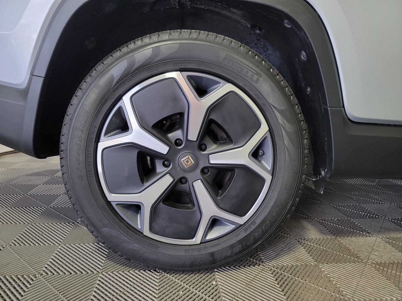 Used 2024 Rivian R1T Adventure Dual AWD/4WD image 12