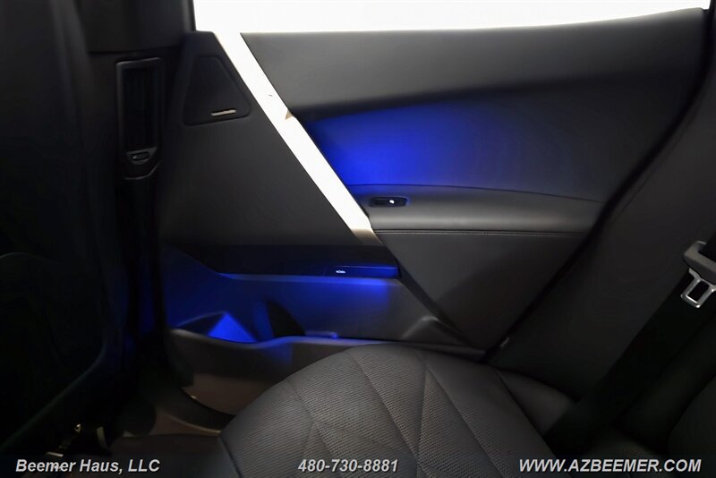 Used 2024 BMW iX xDrive50 w/ Premium Package AWD/4WD image 28