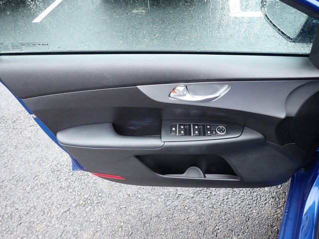 Used 2023 Kia Forte LXS image 19