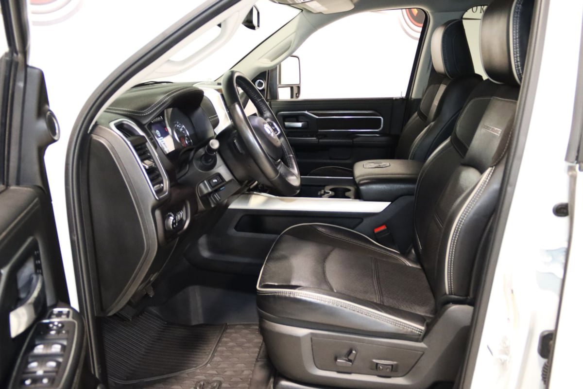 Used 2024 RAM 3500 Laramie image 43