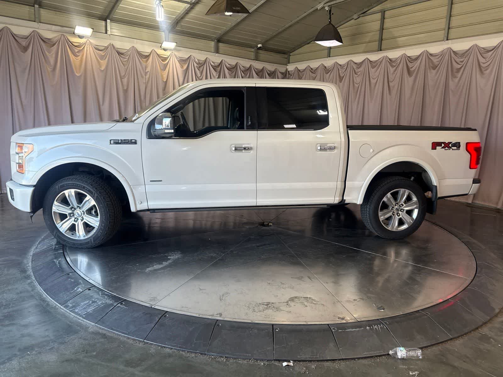 Used 2017 Ford F150 Platinum w/ Equipment Group 701A Luxury AWD/4WD image 6