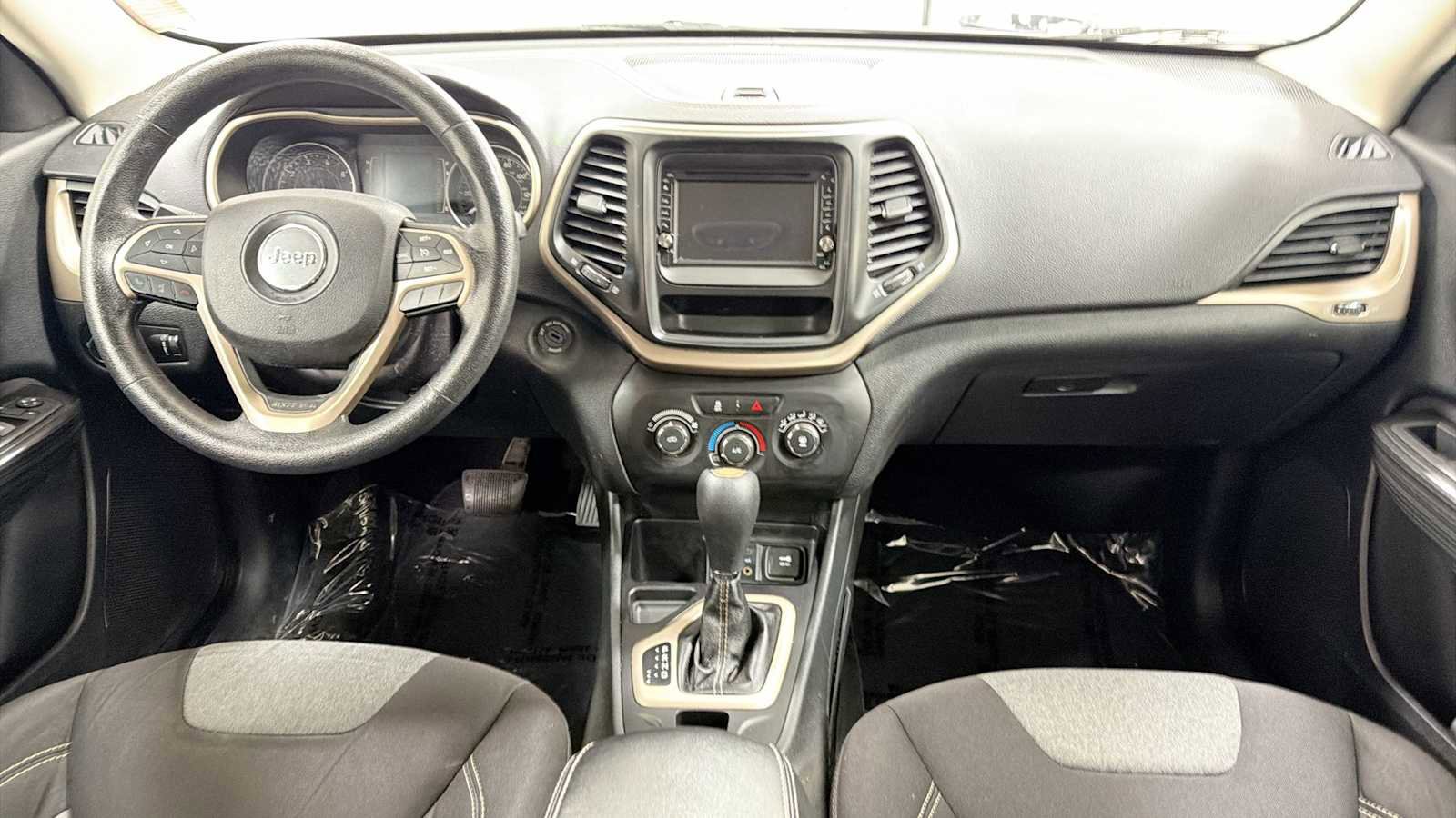 Used 2014 Jeep Cherokee Sport FWD image 26