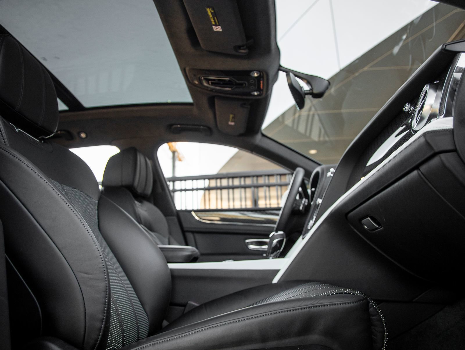 Used 2020 Bentley Bentayga AWD/4WD image 49