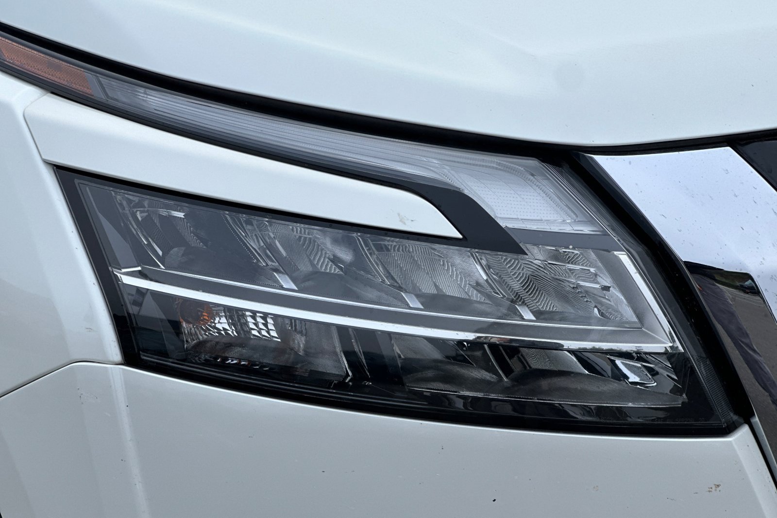 Used 2023 Nissan Pathfinder Platinum image 49