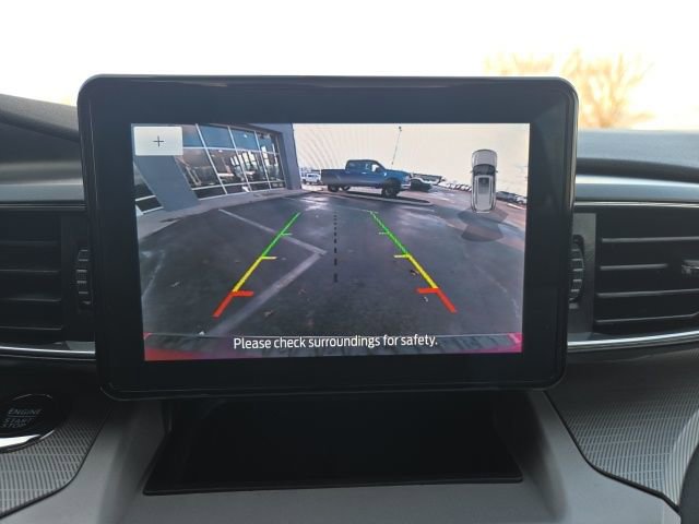 Used 2023 Ford Explorer XLT w/ Equipment Group 202A image 29