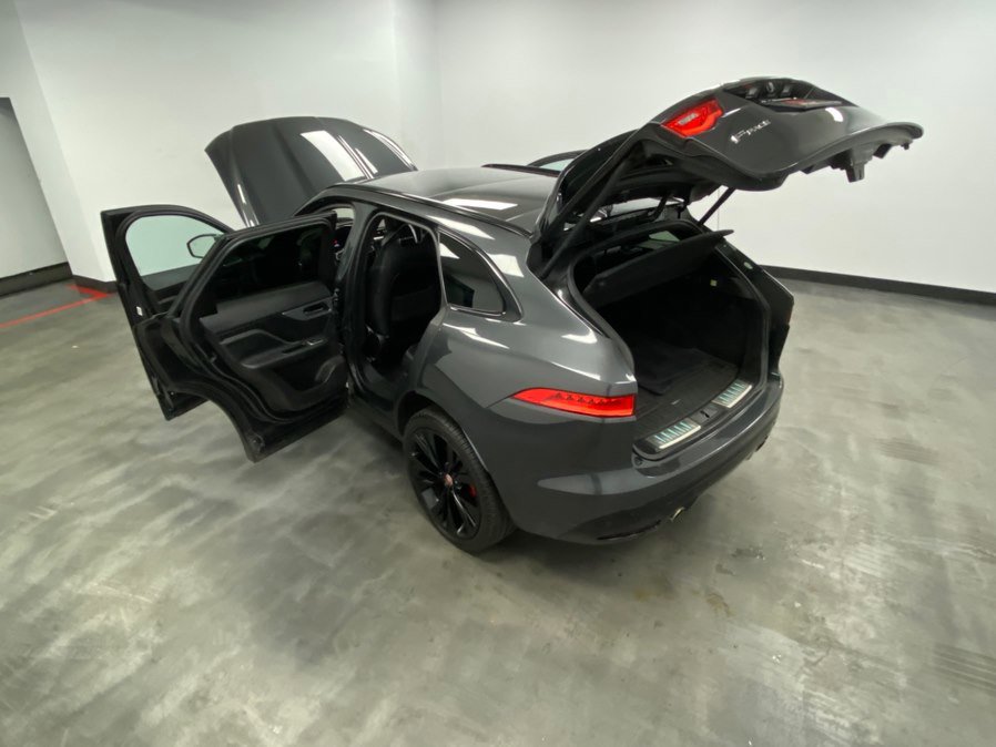 Used 2019 Jaguar F-PACE S image 53