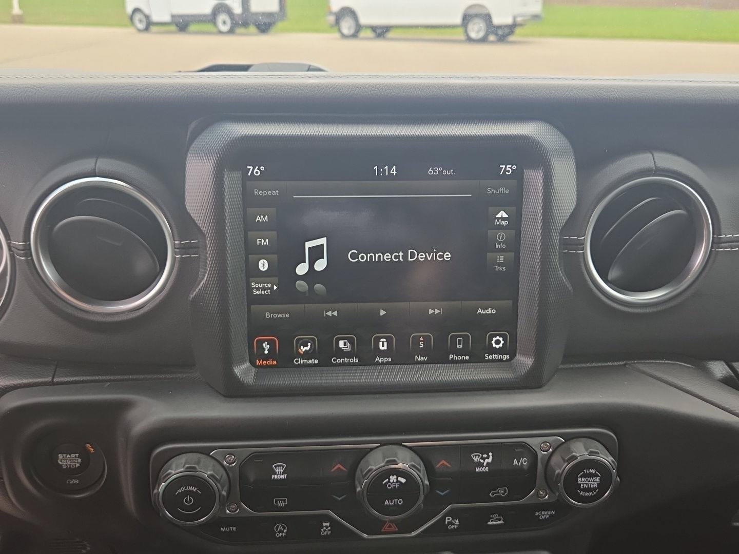 Used 2021 Jeep Gladiator Overland w/ Uconnect 4C Nav & Sound Group AWD/4WD image 21