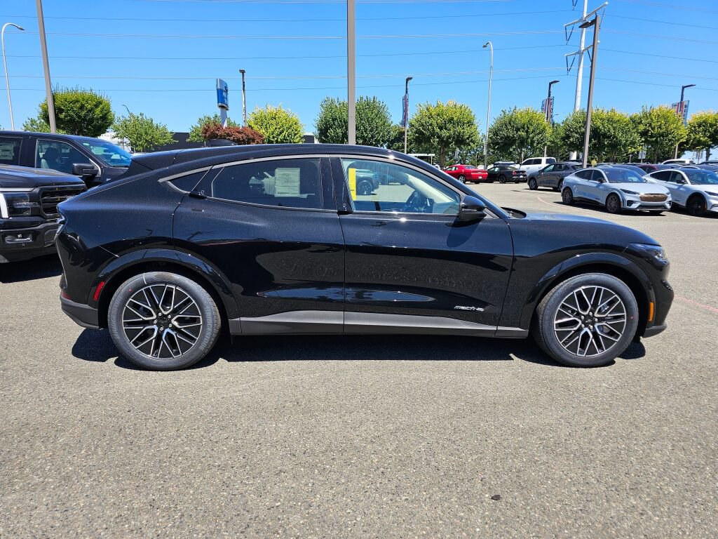 New 2026 Ford Mustang Mach-E Premium AWD/4WD image 4
