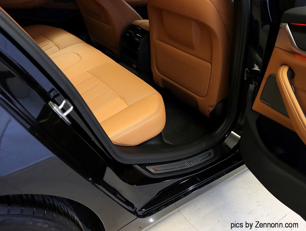 Certified 2023 BMW 530i xDrive w/ Premium Package image 31