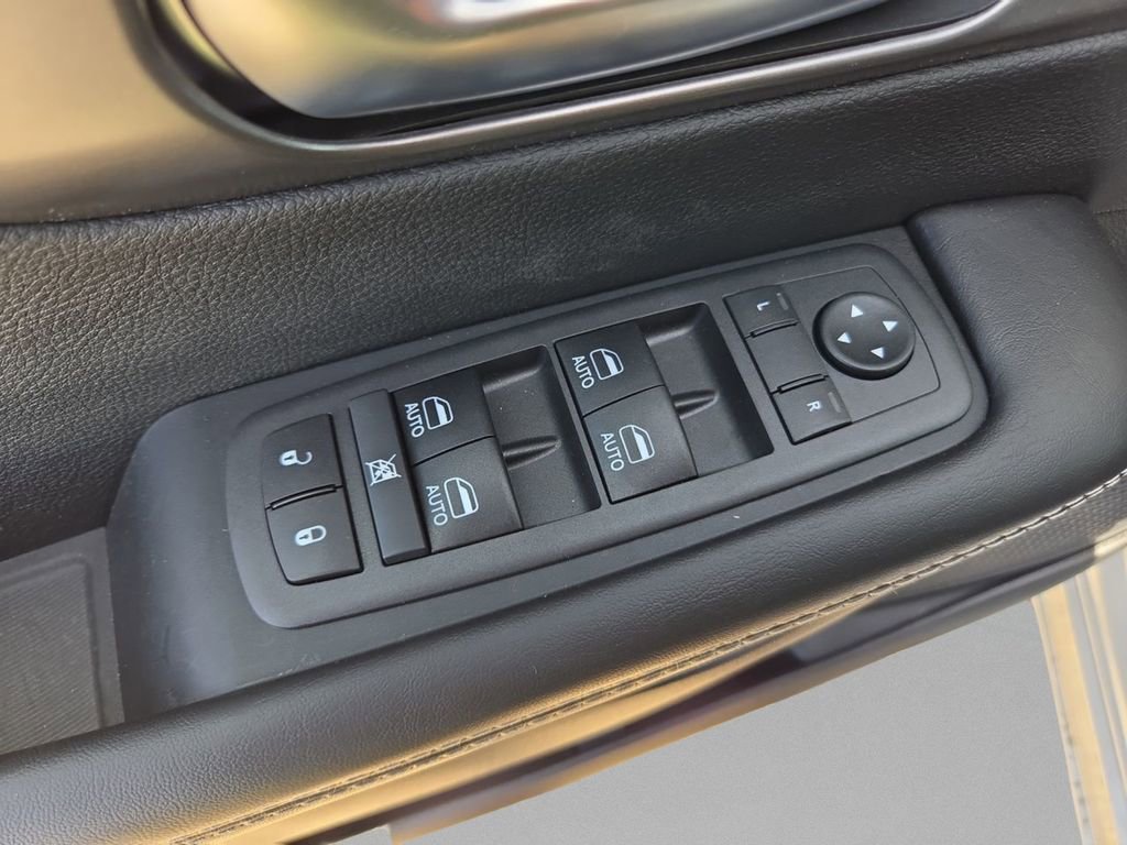New 2026 Chrysler Pacifica Select w/ S Appearance Package FWD image 13