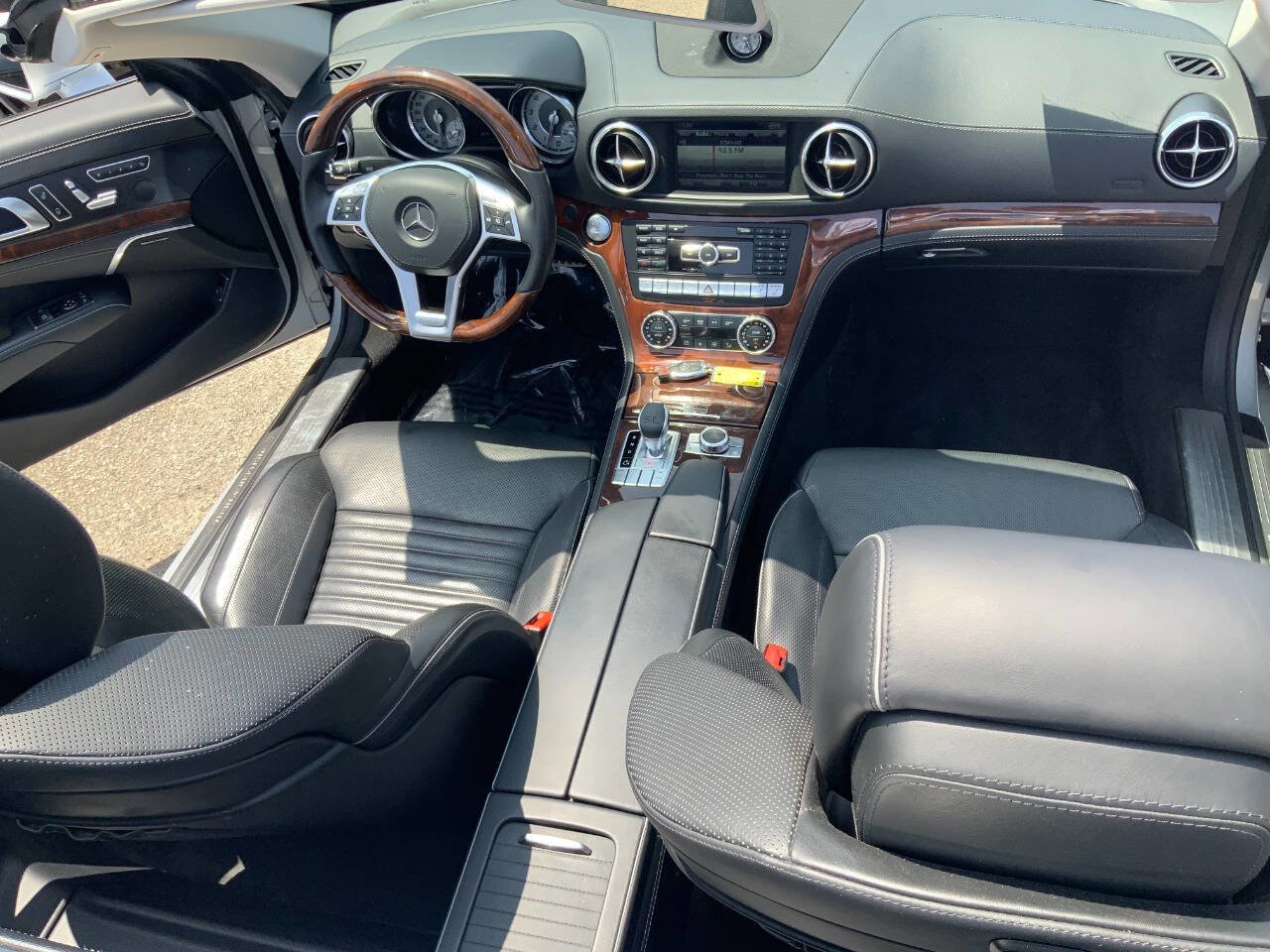 Used 2014 Mercedes-Benz SL 550 image 26