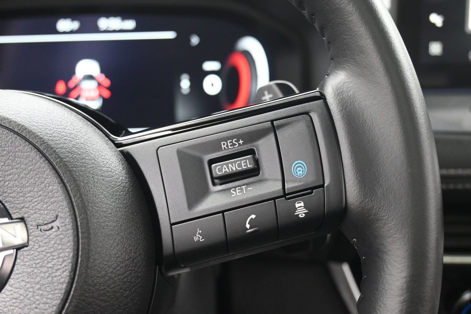 Used 2024 Nissan Rogue Platinum AWD/4WD image 25