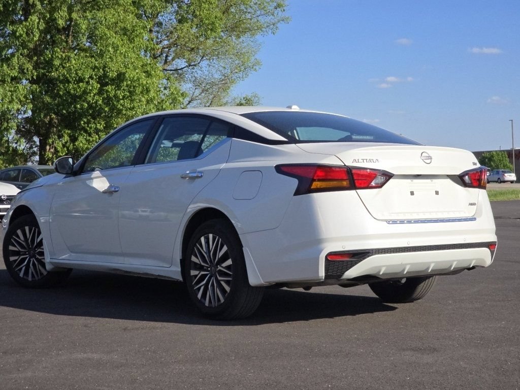 Used 2023 Nissan Altima 2.5 SV AWD/4WD image 15