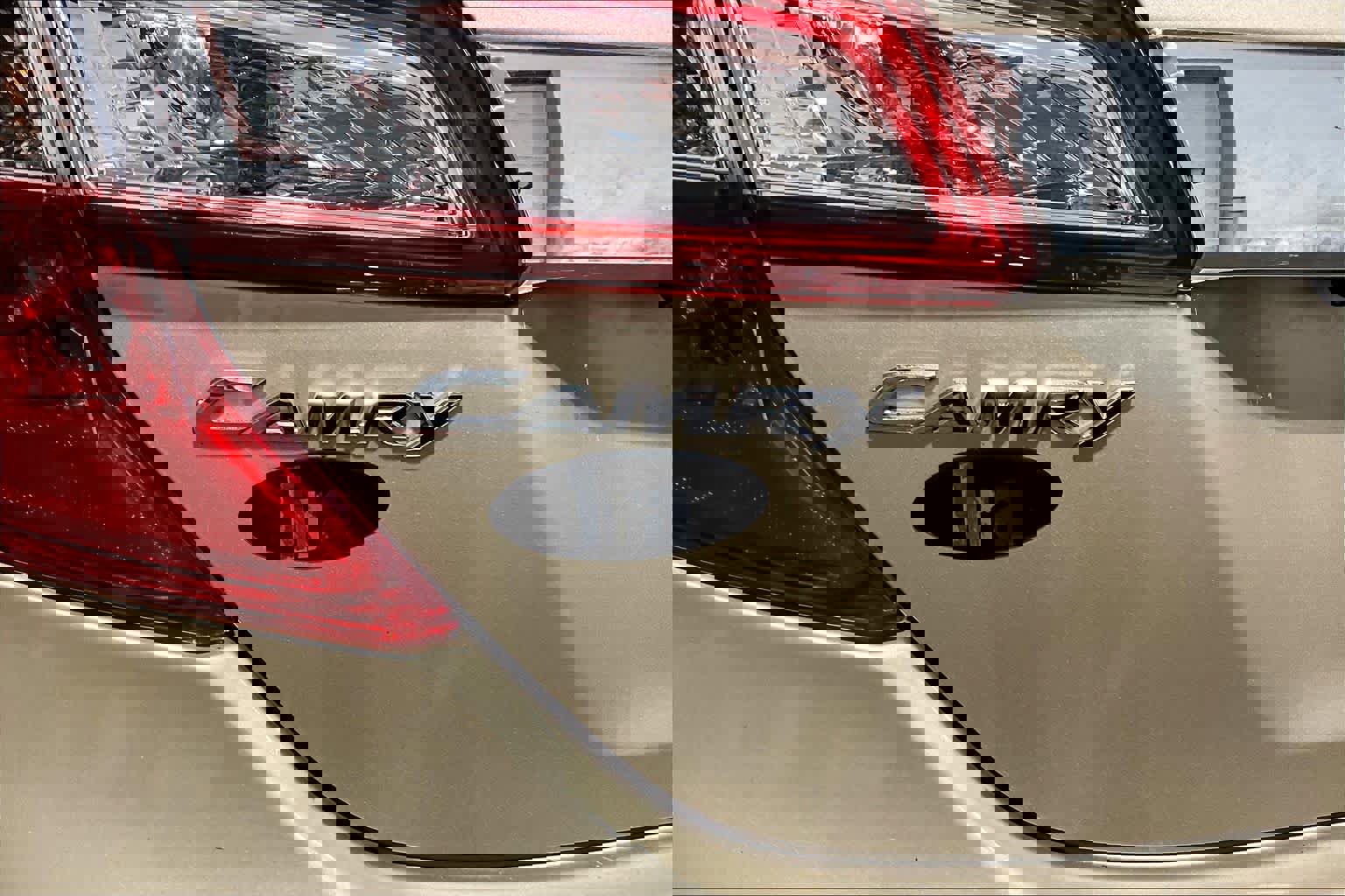 Used 2012 Toyota Camry XLE w/ Leather Pkg image 9