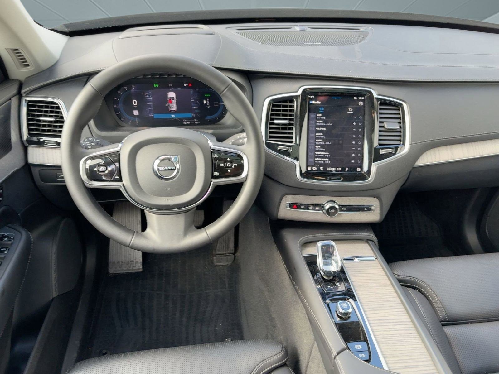 Certified 2024 Volvo XC90 T8 Ultimate w/ Protection Package Premier image 28