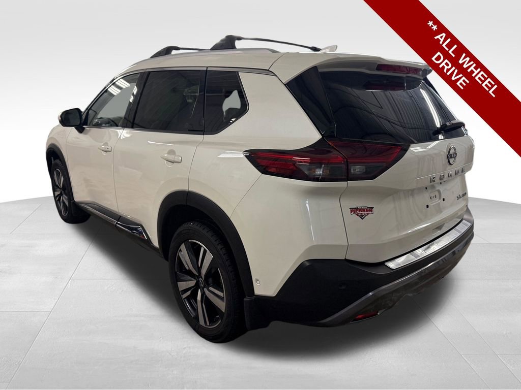 Used 2023 Nissan Rogue SL w/ SL Premium Package image 3