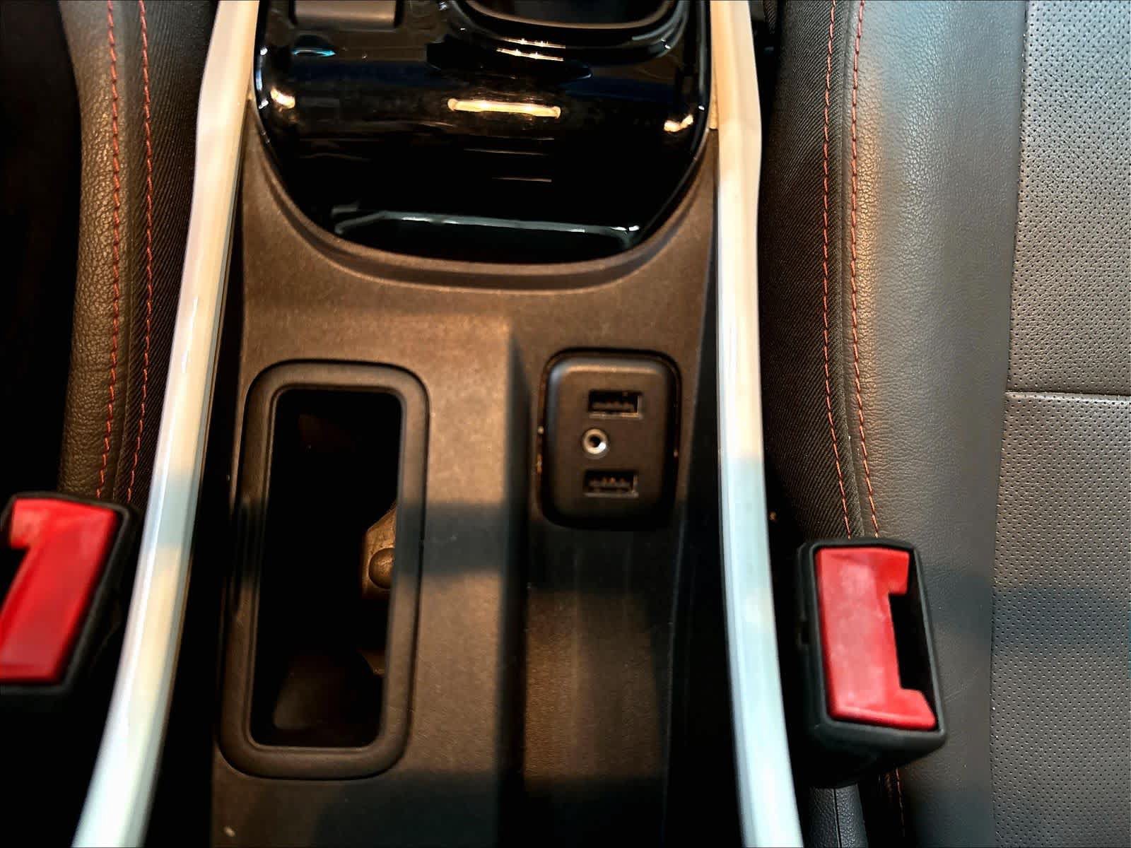 Used 2018 Chevrolet Bolt Premier w/ Driver Confidence II Package FWD image 33