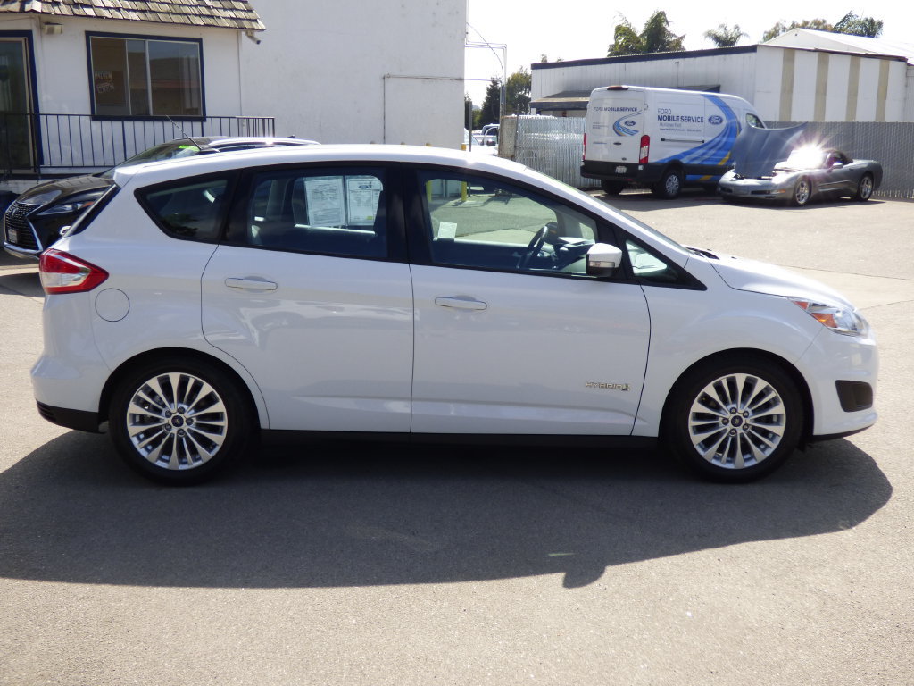 Used 2018 Ford C-MAX SE w/ Equipment Group 201A FWD image 2