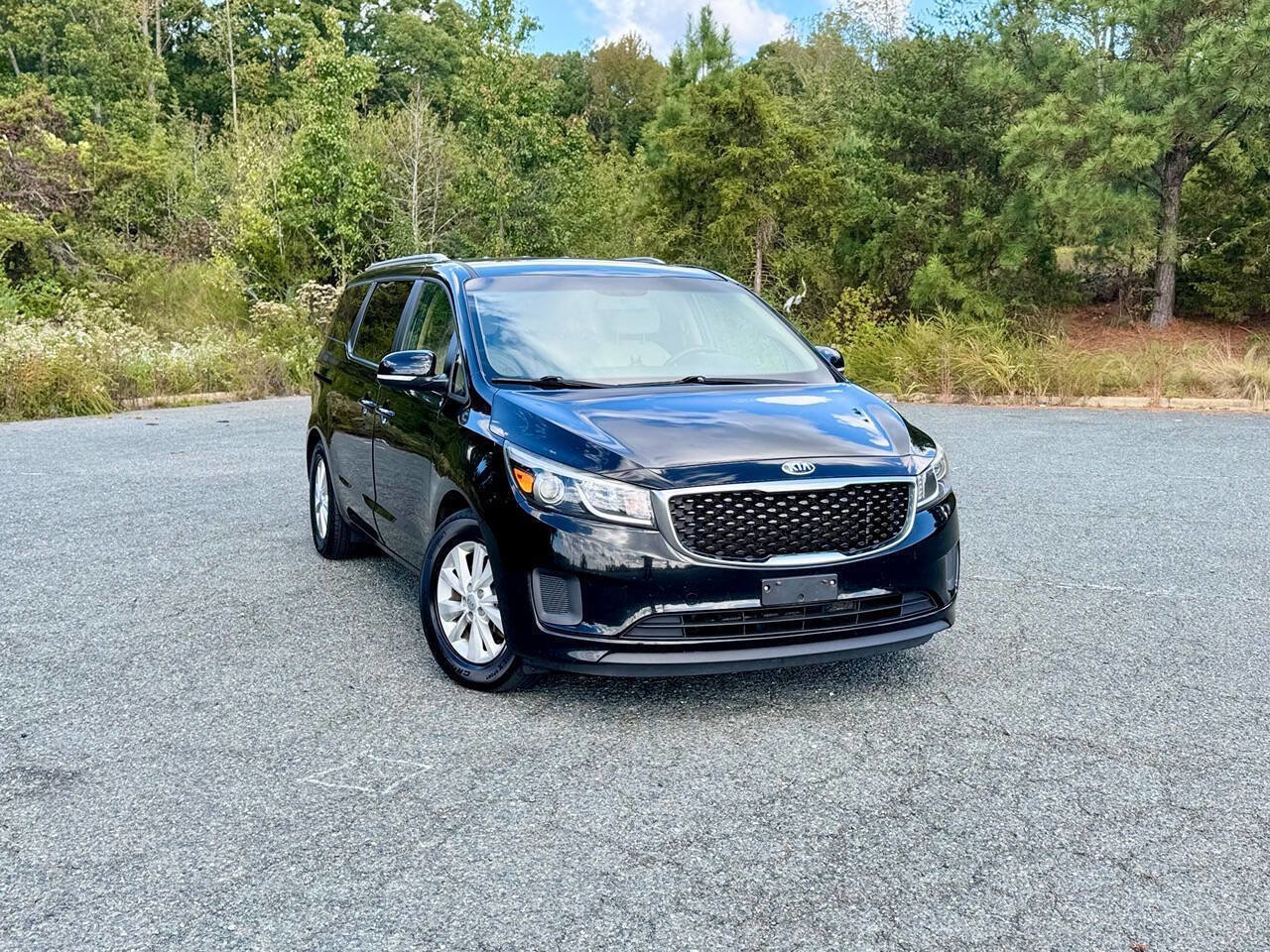 Used 2016 Kia Sedona LX w/ LX Convenience Package image 2