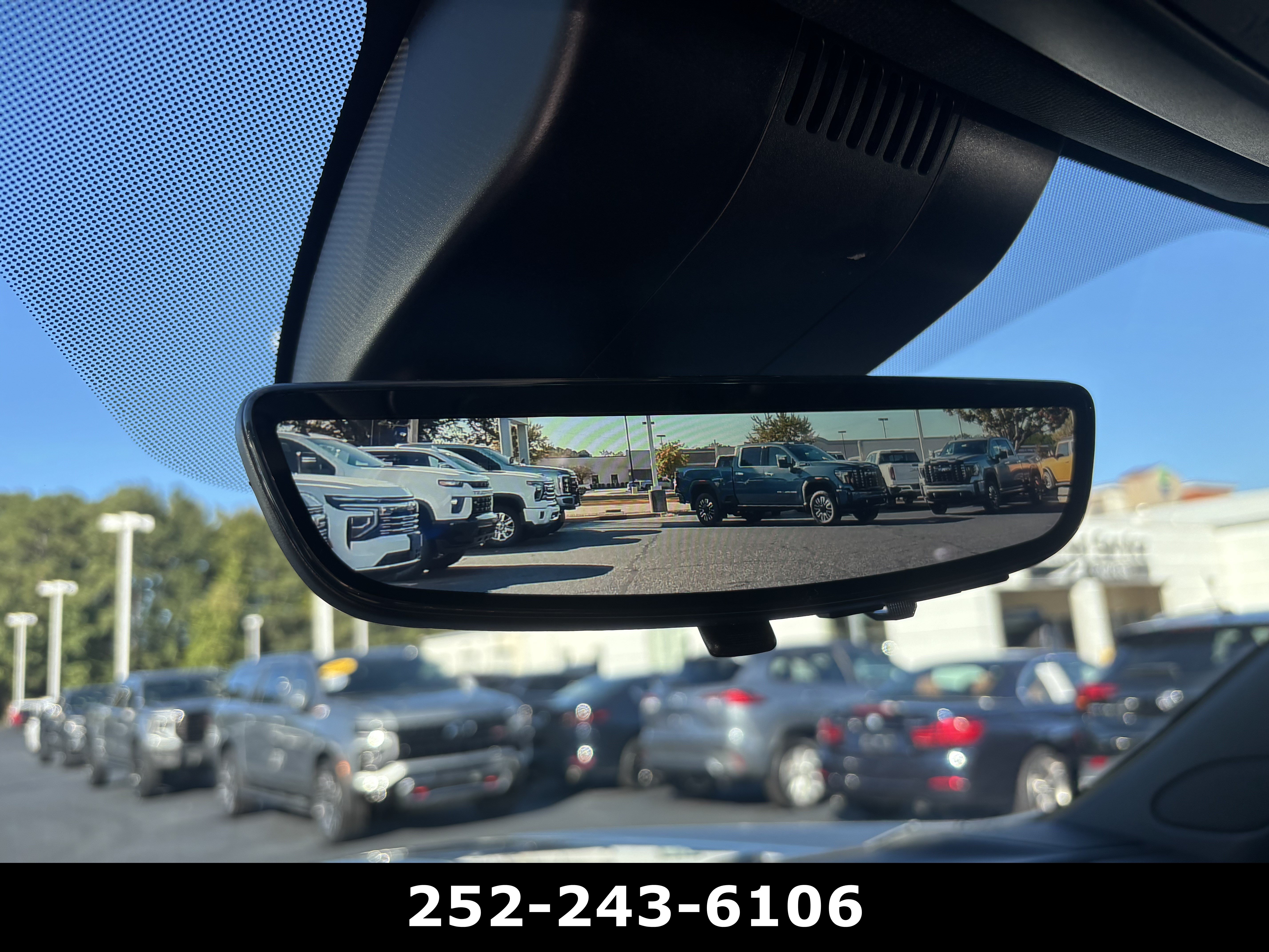 Used 2025 GMC Yukon AT4 Ultimate AWD/4WD image 24