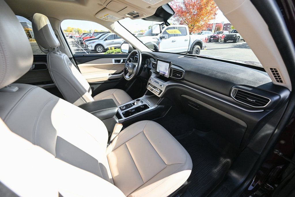 Certified 2023 Ford Explorer XLT w/ Equipment Group 202A image 26