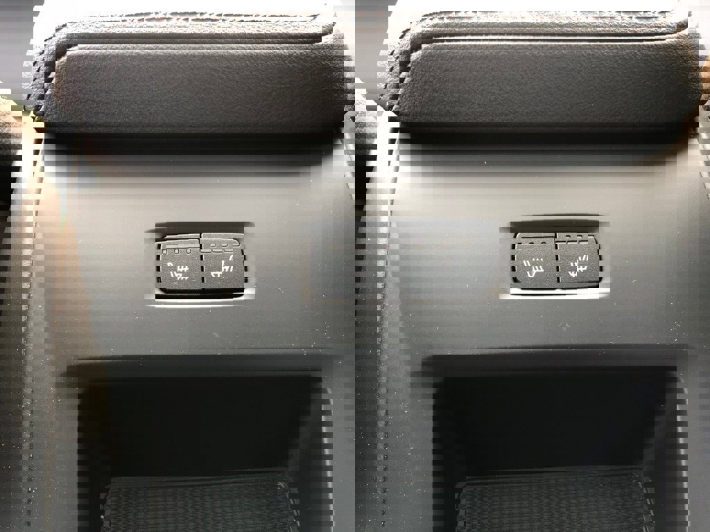 New 2025 Volvo XC60 B5 Core w/ Protection Package Premier image 32