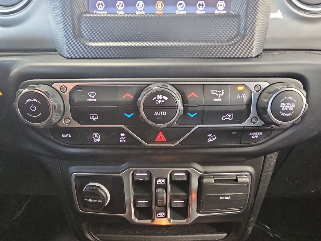 Used 2020 Jeep Wrangler Unlimited Sahara AWD/4WD image 21