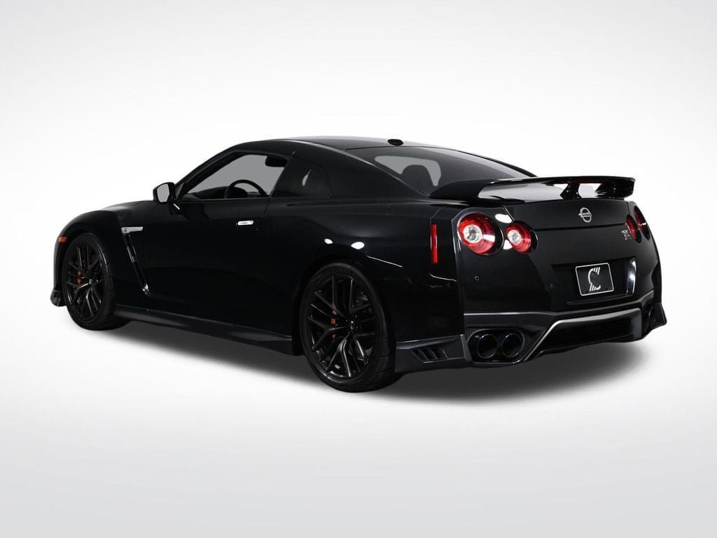 Used 2018 Nissan GT-R Premium w/ Premium Interior Package AWD/4WD image 3