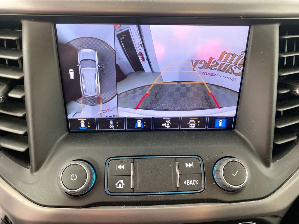 Used 2023 GMC Acadia AT4 w/ Technology Package image 17