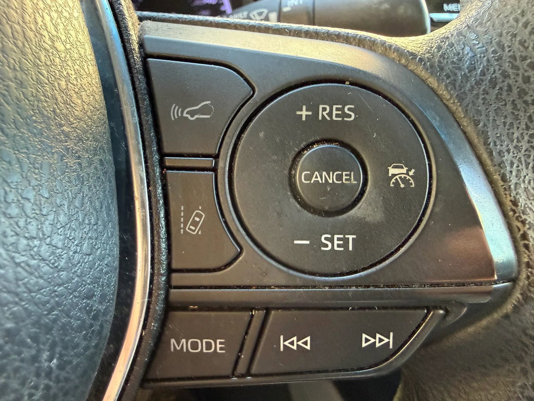 Used 2019 Toyota Camry LE FWD image 13