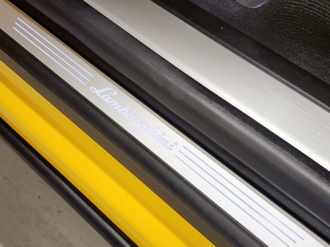 Used 2019 Lamborghini Urus image 21