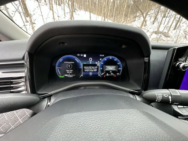 Used 2025 Toyota Camry XLE image 12