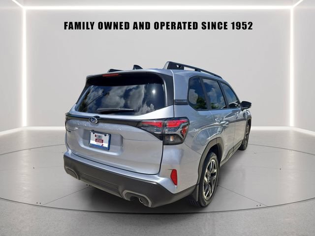 Used 2025 Subaru Forester Limited AWD/4WD image 3