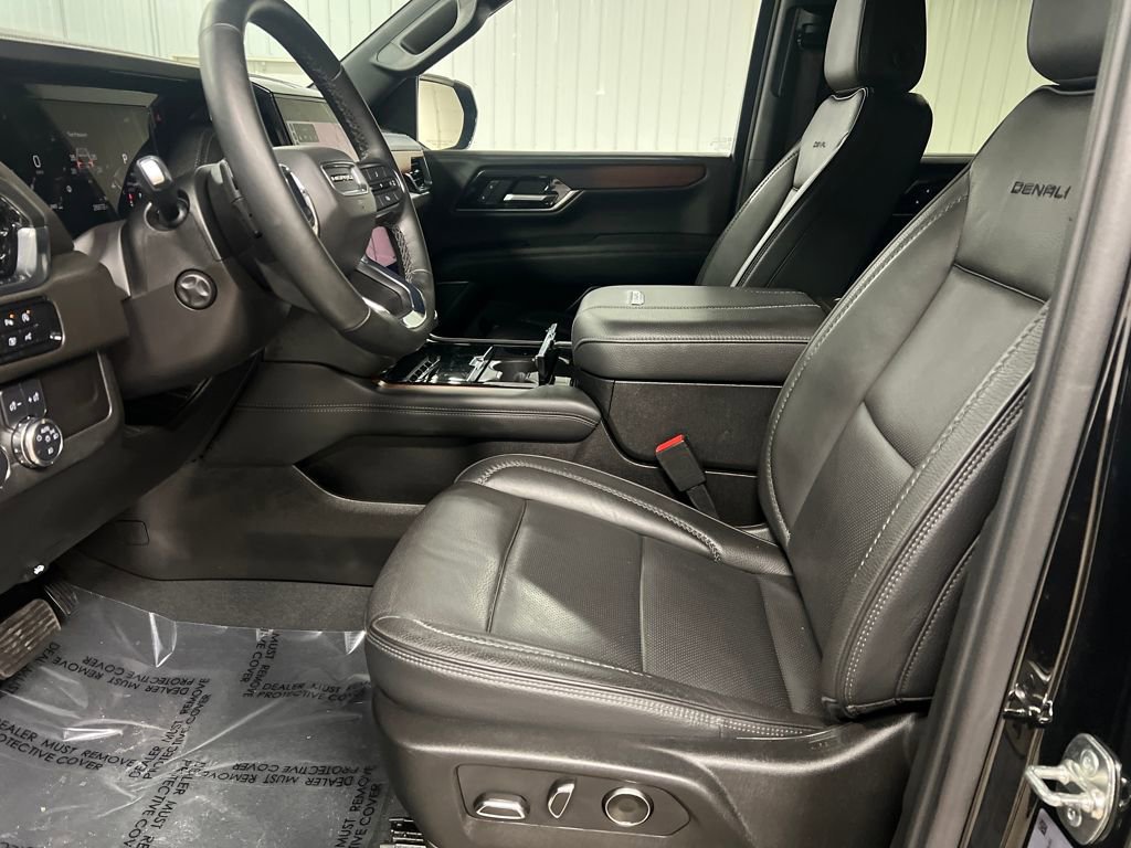 Certified 2025 GMC Yukon Denali AWD/4WD image 13