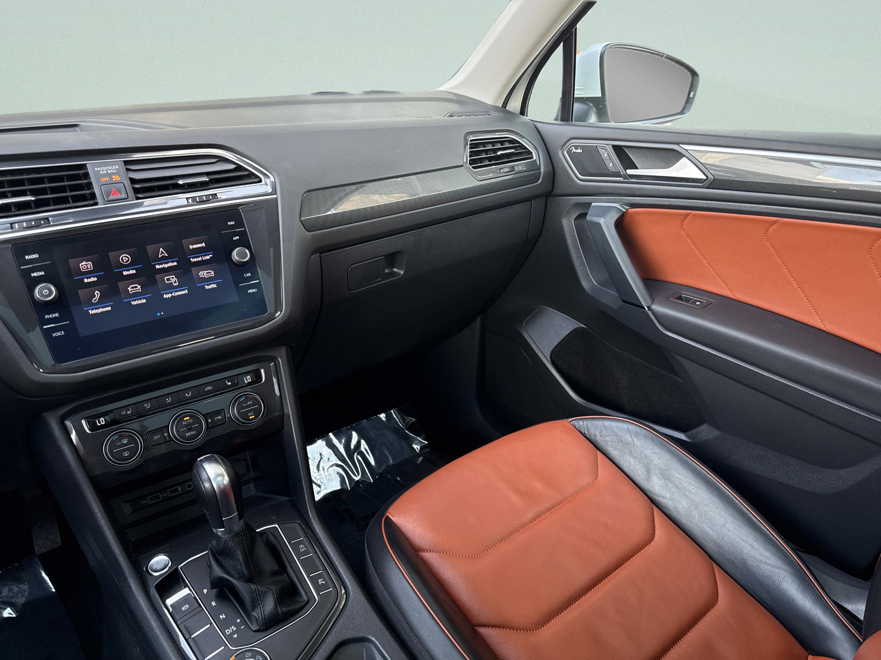 Used 2019 Volkswagen Tiguan SEL Premium image 18