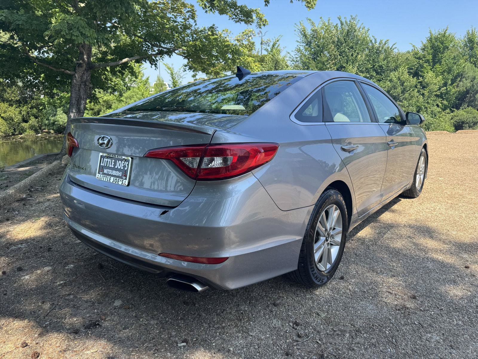 Used 2017 Hyundai Sonata SE FWD image 4