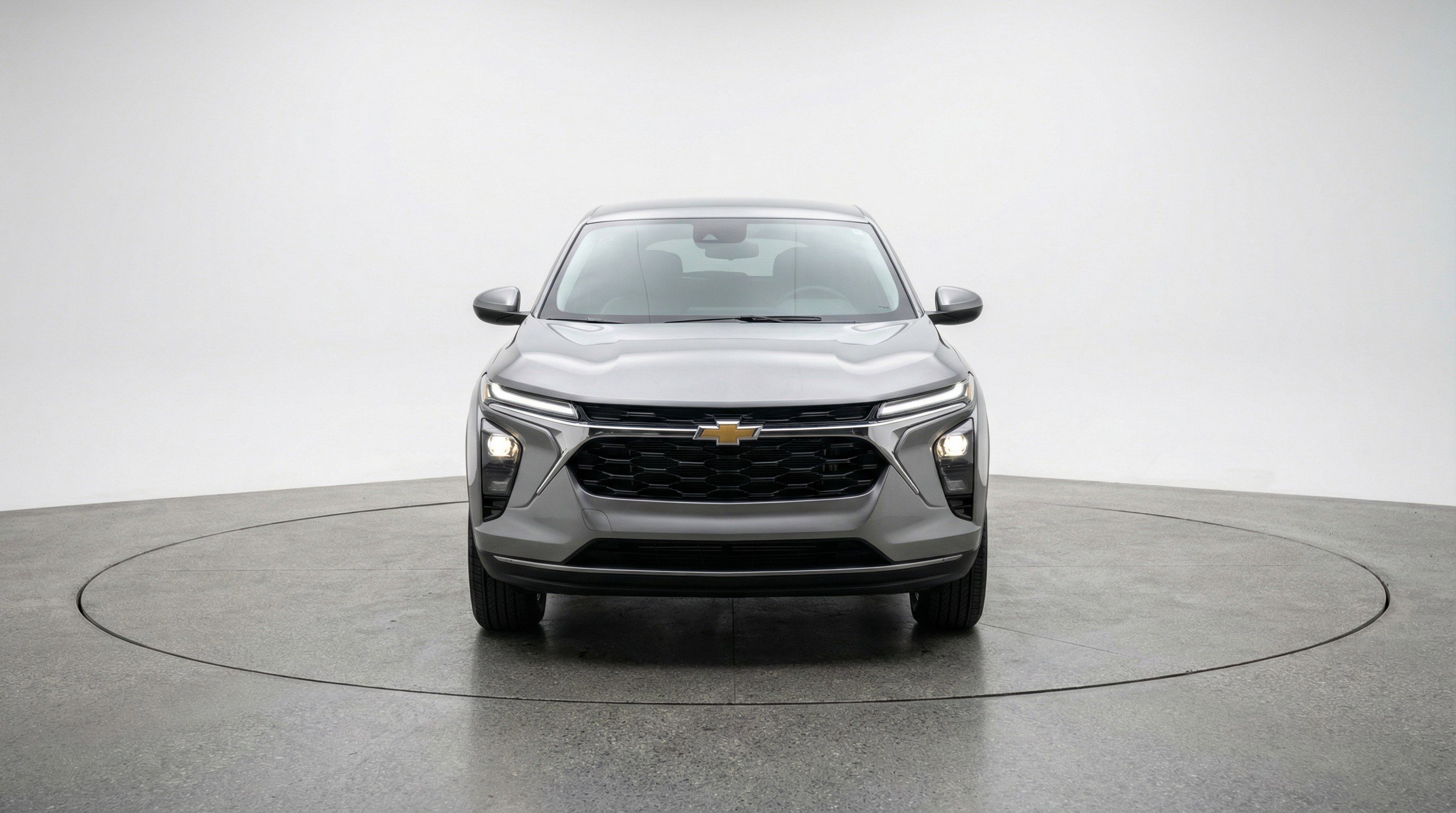 Used 2025 Chevrolet Trax LT image 2