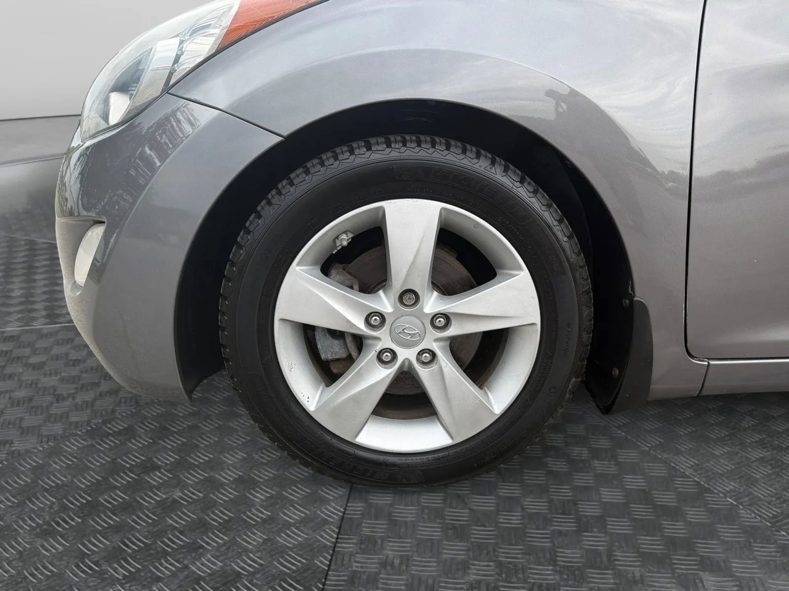 Used 2013 Hyundai Elantra GLS w/ Preferred Pkg FWD image 14