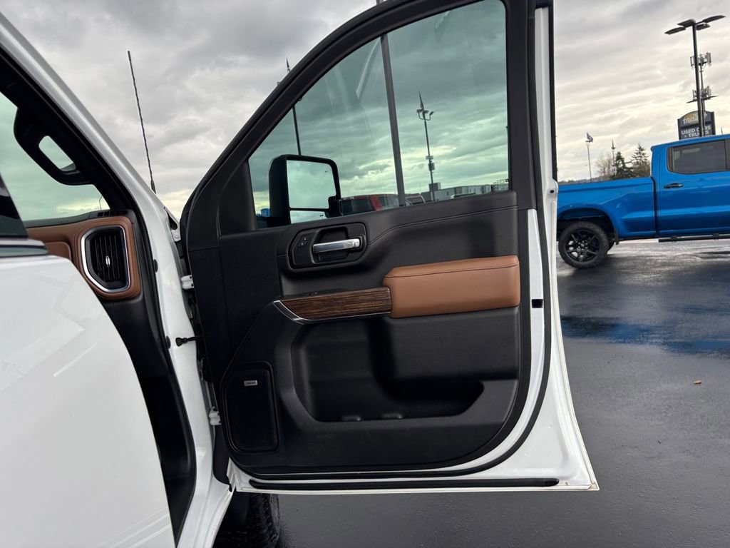 Used 2021 Chevrolet Silverado 3500 High Country w/ Z71 Off-Road Package image 26