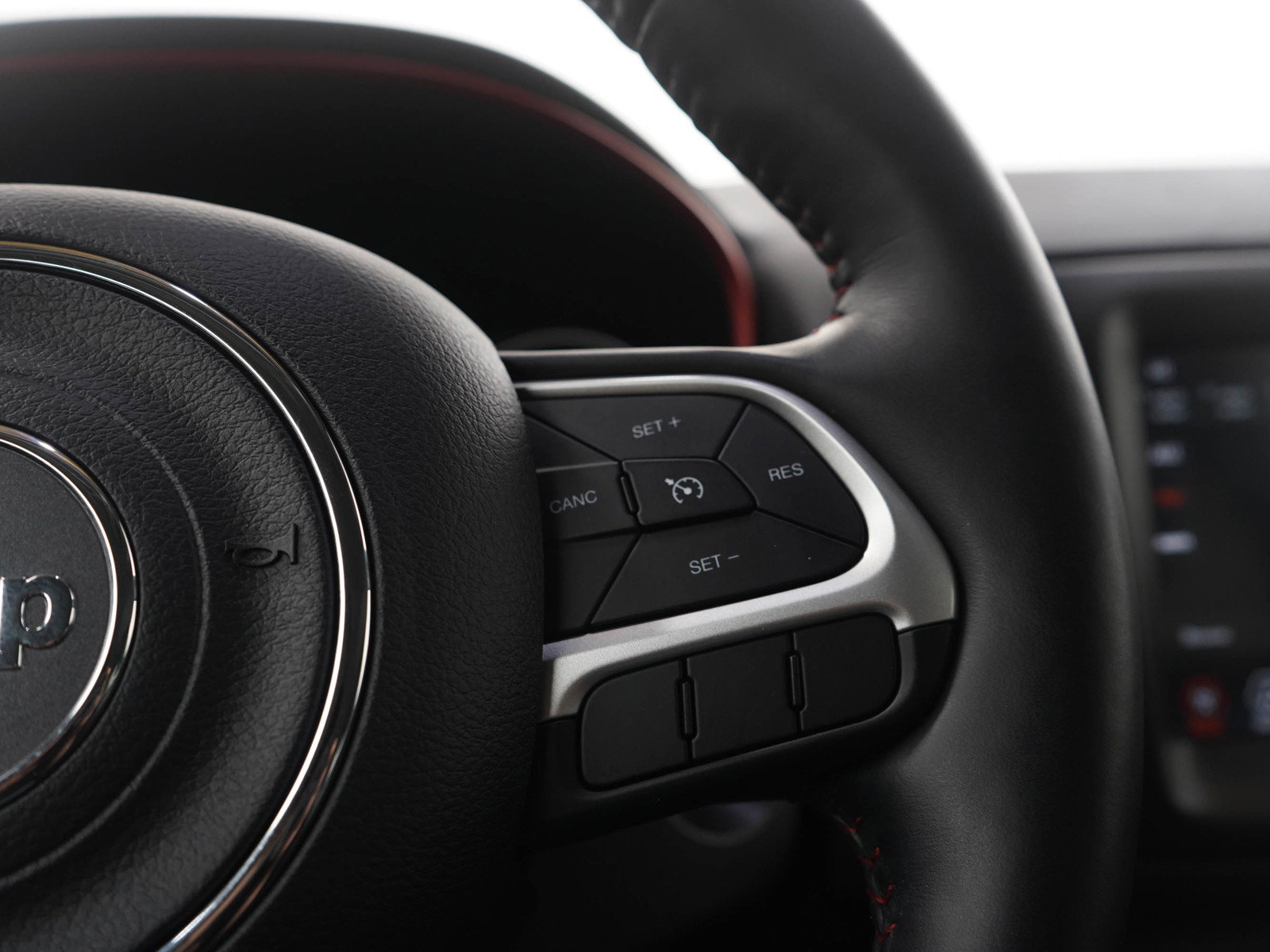 Used 2018 Jeep Compass Trailhawk w/ Safe & Security Group image 27