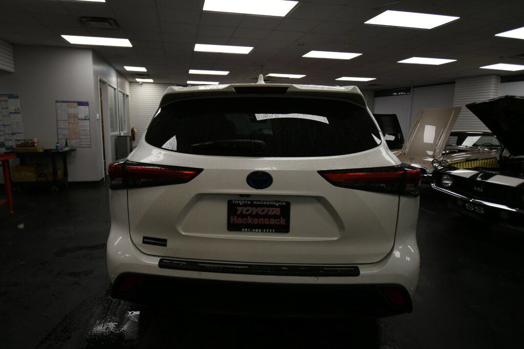 Used 2021 Toyota Highlander Platinum AWD/4WD image 6