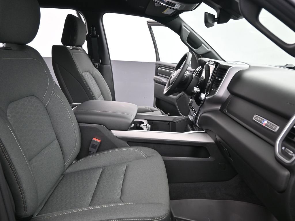 New 2026 RAM 1500 4x4 Crew Cab image 27