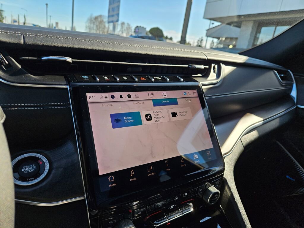 Used 2023 Jeep Grand Cherokee Overland w/ Luxury Tech Group IV image 26