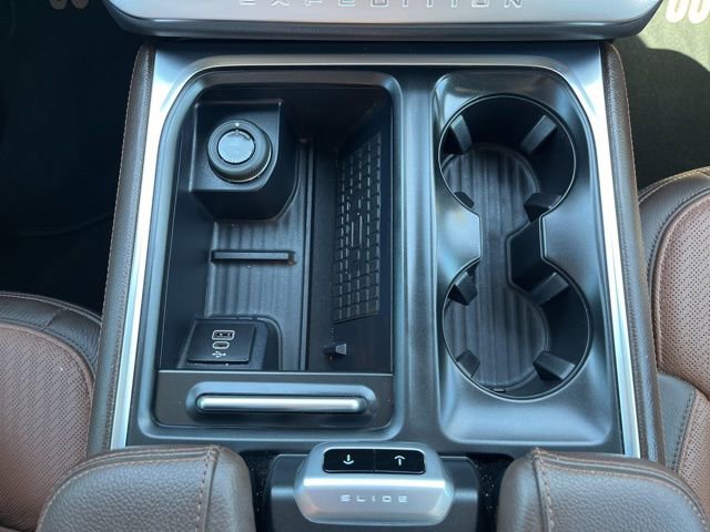 Used 2025 Ford Expedition King Ranch image 28