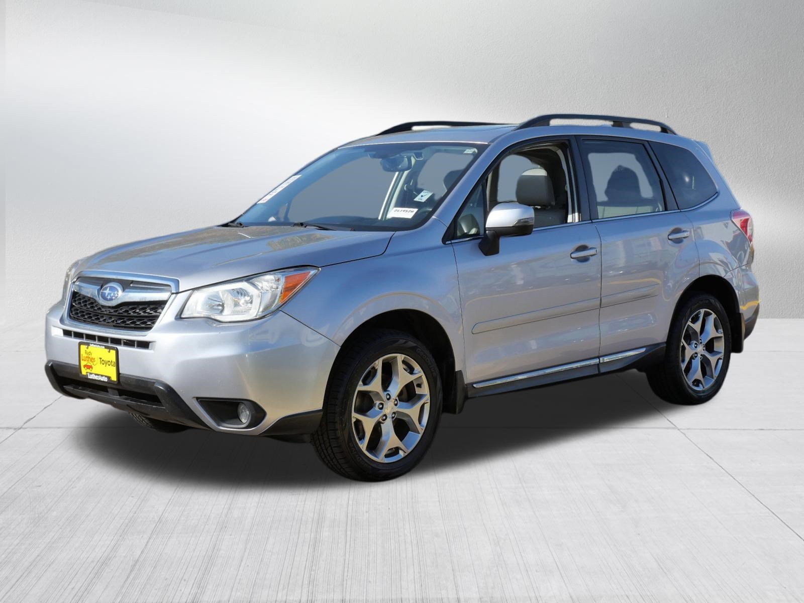 Used 2016 Subaru Forester 2.5i Touring w/ Eyesight & Navigation System AWD/4WD image 3