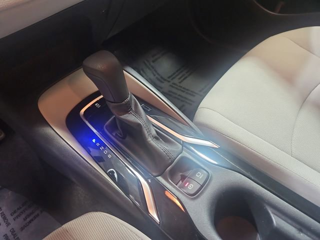 Used 2022 Toyota Corolla LE image 20