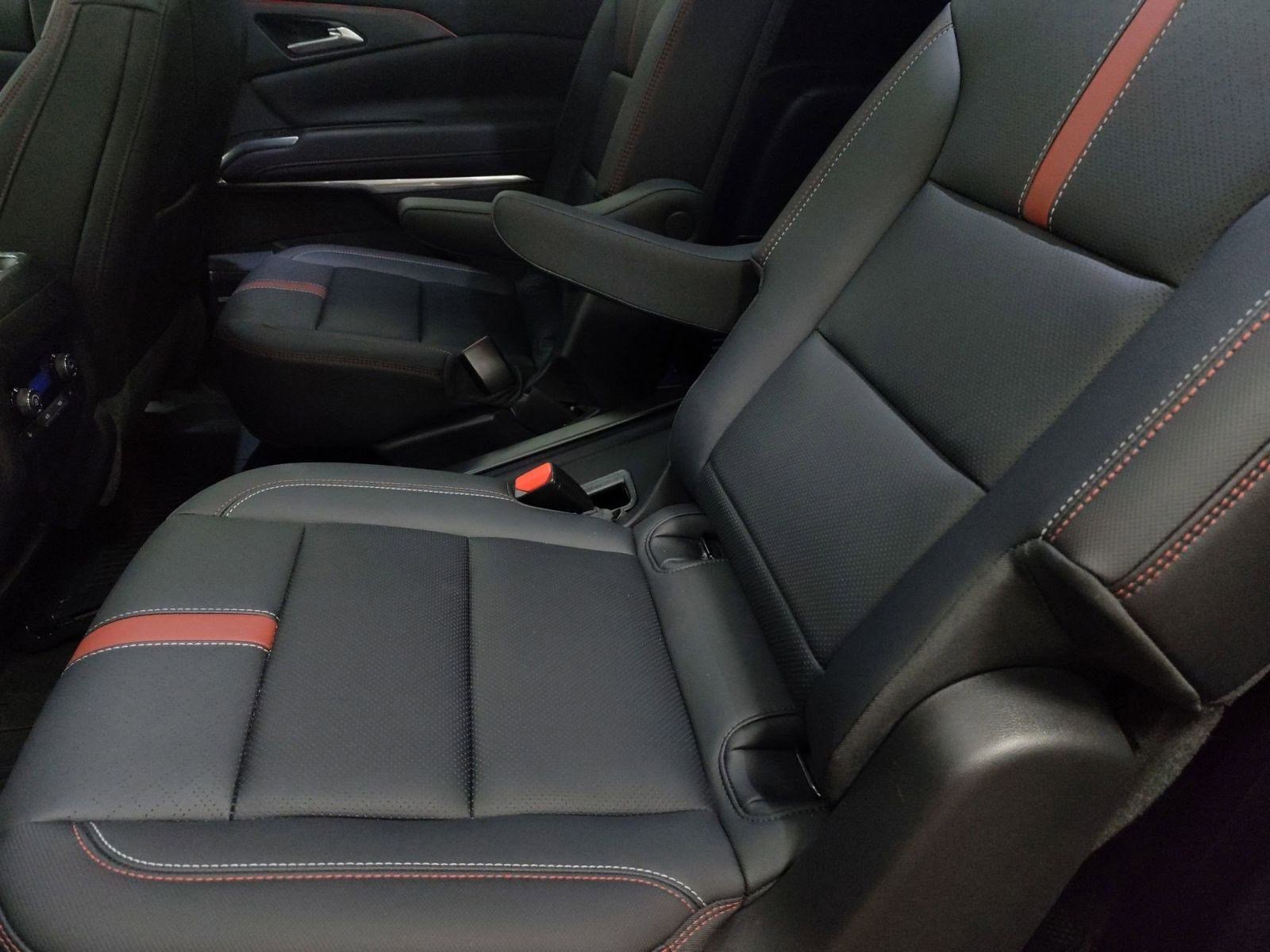 Used 2024 Chevrolet Traverse RS image 21