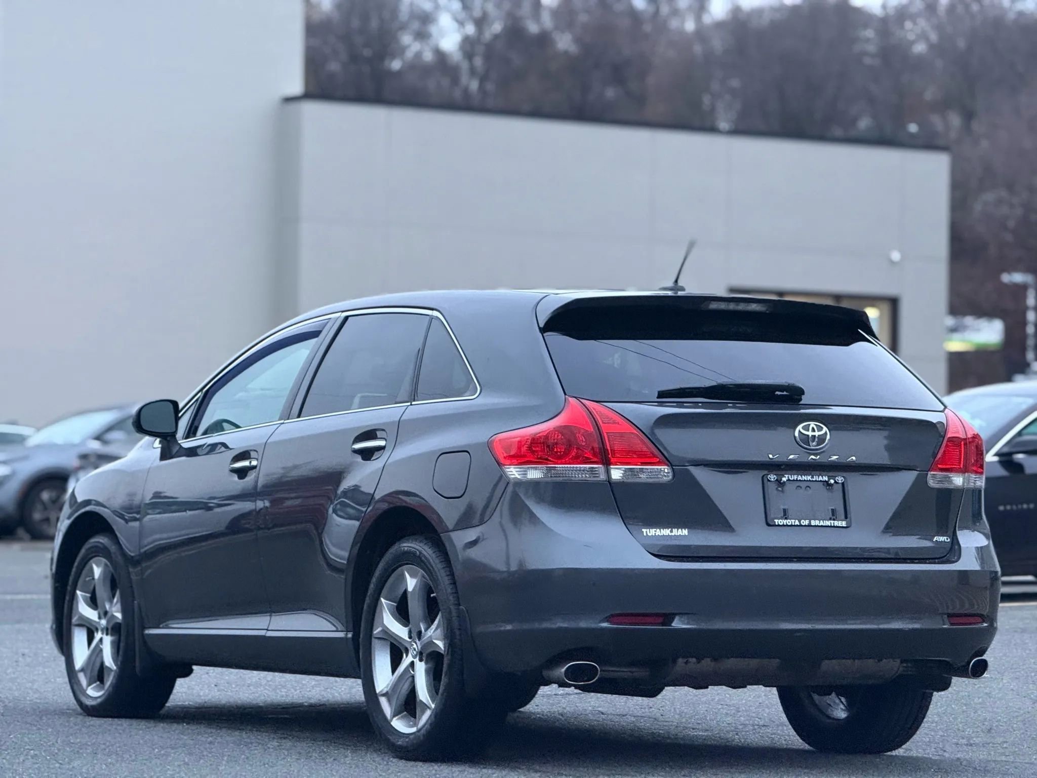 Used 2010 Toyota Venza AWD image 3