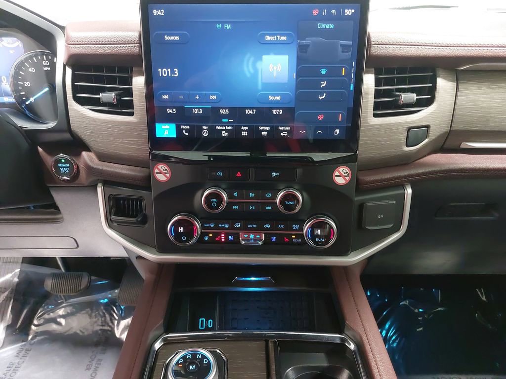 Used 2024 Ford Expedition Limited image 22